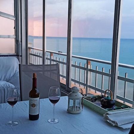ולנסיה Blue Double Private Room At Front Beach - Habitacion Doble En La Playa מראה חיצוני תמונה