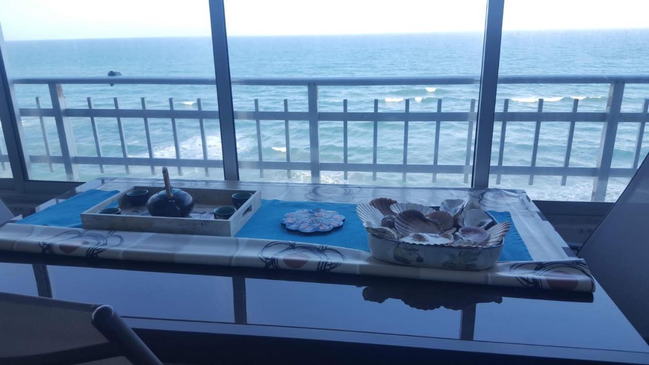 ולנסיה Blue Double Private Room At Front Beach - Habitacion Doble En La Playa מראה חיצוני תמונה