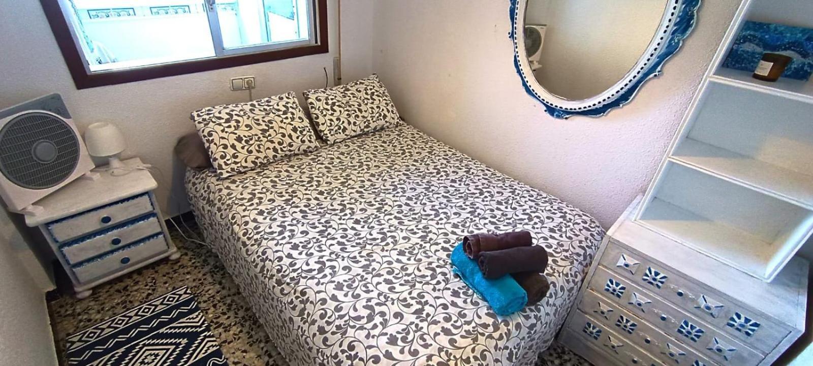 ולנסיה Blue Double Private Room At Front Beach - Habitacion Doble En La Playa מראה חיצוני תמונה
