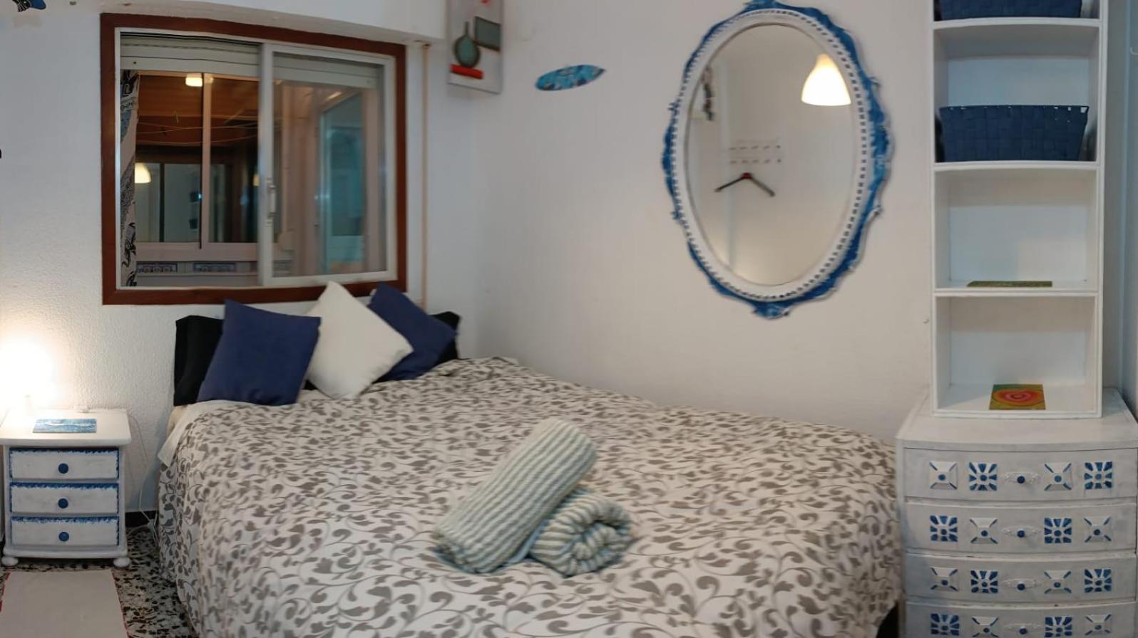 ולנסיה Blue Double Private Room At Front Beach - Habitacion Doble En La Playa מראה חיצוני תמונה
